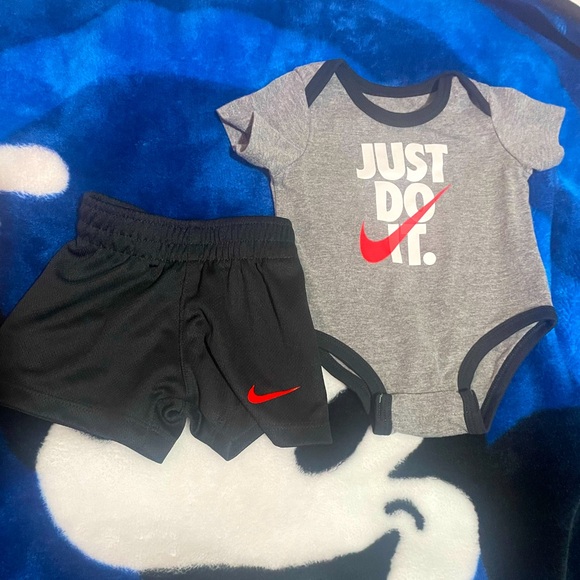 🩵 Nike Boys Sets 🩶 - Picture 2 of 2